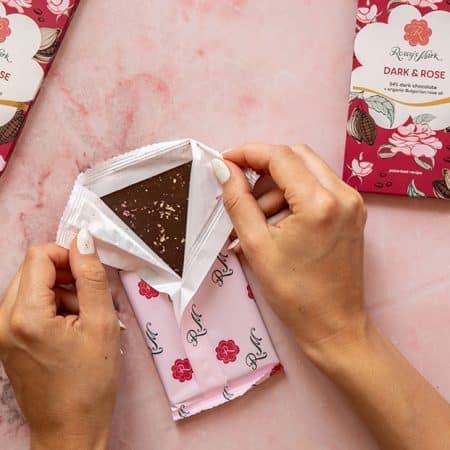 Cioccolato fondente con rose - immagine 2